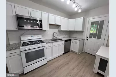 910 E 20th Street, Chester, PA 19013 - Photo 11