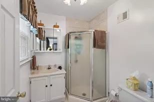 2202 Briarcliff Ave, Upper Chichester, PA 19061 - Photo 25