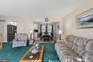 2202 Briarcliff Ave, Upper Chichester, PA 19061 - Photo 13