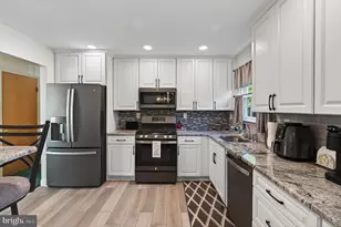 2202 Briarcliff Ave, Upper Chichester, PA 19061 - Photo 17