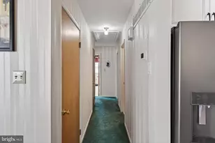 2202 Briarcliff Ave, Upper Chichester, PA 19061 - Photo 21