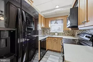 110 Academy Ln, Upper Darby, PA 19082 - Photo 9