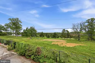 110 Academy Ln, Upper Darby, PA 19082 - Photo 25