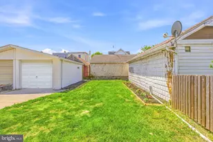 102 E Oak Ln, Glenolden, PA 19036 - Photo 21