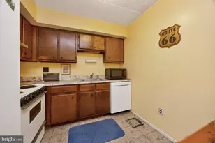 5200 Hilltop Dr, Brookhaven, PA 19015 - Photo 7