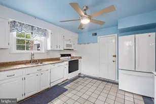 2398 Hollis Rd, Havertown, PA 19083 - Photo 9