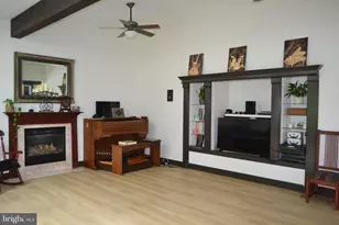 216 County Claire Ln, Aston, PA 19014 - Photo 13