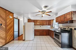 1359 Peach St, Upper Chichester, PA 19061 - Photo 9