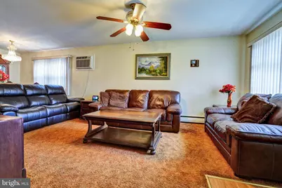 47 Walnut Street, Clifton Heights, PA 19018 - Photo 3