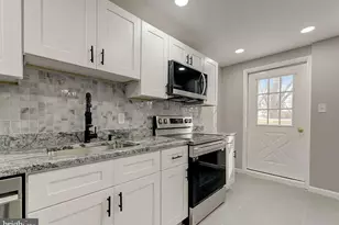444 Westmont Dr, Collingdale, PA 19023 - Photo 3
