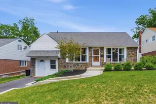 1435 Windsor Park Ln, Havertown, PA 19083 - Photo 1