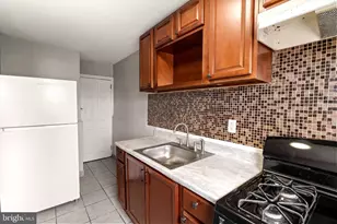 585 Snowden Rd, Upper Darby, PA 19082 - Photo 13
