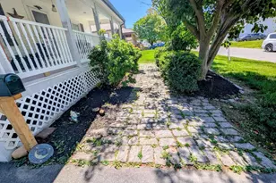 903 Galbraith Ave, Upper Chichester, PA 19061 - Photo 3