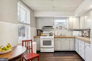 292 N Wycombe Ave, Lansdowne, PA 19050 - Photo 3
