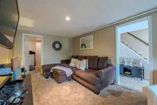 44 Eusden Dr, Aston, PA 19014 - Photo 9