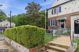 201 Willowbrook Ave, Folsom, PA 19033 - Photo 1