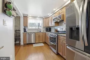 201 Willowbrook Ave, Folsom, PA 19033 - Photo 11