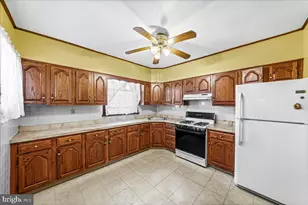 217 Avon Rd, Upper Darby, PA 19082 - Photo 7