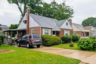 429 Evergreen Ave, Folsom, PA 19033 - Photo 5