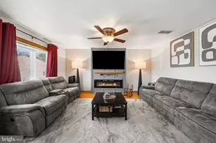 607 St Anthony Ln, Upper Darby, PA 19082 - Photo 7