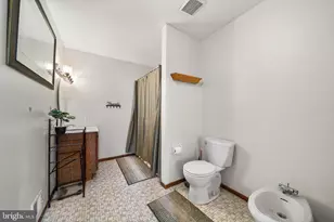 607 St Anthony Ln, Upper Darby, PA 19082 - Photo 23