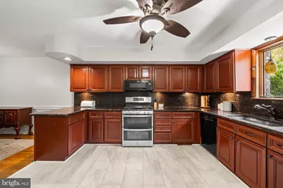 607 Saint Anthony Lane, Upper Darby, PA 19082 - Photo 13