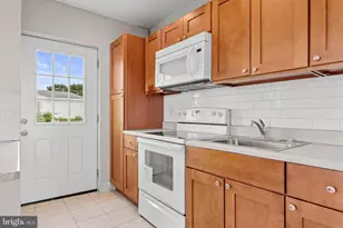 8517 Lansdowne Ave, Upper Darby, PA 19082 - Photo 15