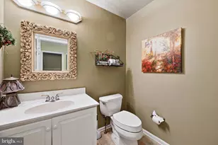 614 Woodgate Ln, Aston, PA 19014 - Photo 9