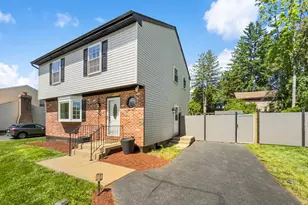 4002 Yorktown Dr, Upper Chichester, PA 19061 - Photo 13