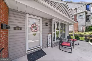 908 Broadway Ave, Secane, PA 19018 - Photo 3