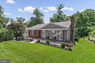 908 Broadway Ave, Secane, PA 19018 - Photo 1