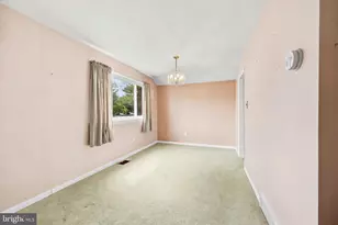 2916 Larkspur Ln, Secane, PA 19018 - Photo 17