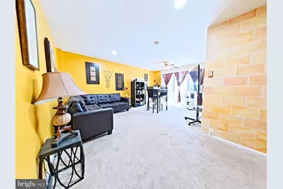 100 E Glenolden Avenue #E-21, Glenolden, PA 19036 - Photo 3