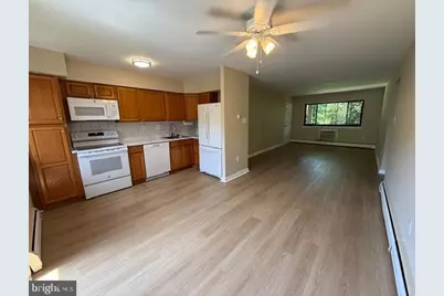 1 Lawrence Road #B2B, Broomall, PA 19008 - Photo 5