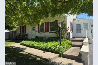 331 E Woodlyn Circle, Woodlyn, PA 19094 - Photo 1