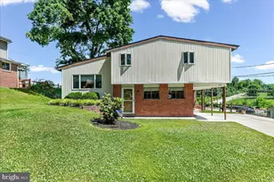 798 Capri Cir, Upper Chichester, PA 19061 - Photo 1