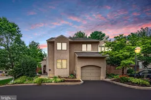 42 Greythorne Woods Cir, Wayne, PA 19087 - Photo 1