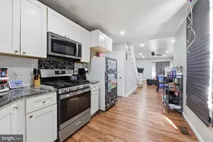 1121 E 11th St, Crum Lynne, PA 19022 - Photo 5