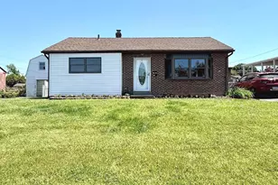 2121 N Lee Ln, Aston, PA 19014 - Photo 1