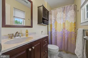 420 Cedar Crest Ln, Upper Chichester, PA 19014 - Photo 15