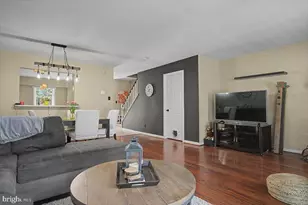 420 Cedar Crest Ln, Upper Chichester, PA 19014 - Photo 5