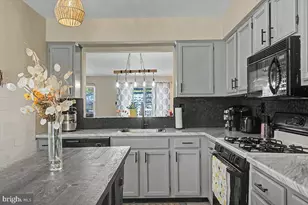 420 Cedar Crest Ln, Upper Chichester, PA 19014 - Photo 9