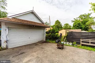 227 S Fairview Ave, Upper Darby, PA 19082 - Photo 33