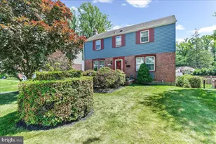 322 Twin Oaks Dr, Havertown, PA 19083 - Photo 1