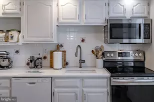213 Oxford Hill Ln, Havertown, PA 19083 - Photo 17