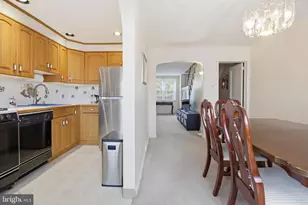 714 Oakwood Dr, Glenolden, PA 19036 - Photo 9