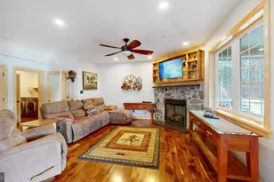 901 Crum Creek Rd, Broomall, PA 19008 - Photo 7