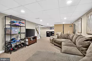 141 N Norwinden Dr, Springfield, PA 19064 - Photo 29