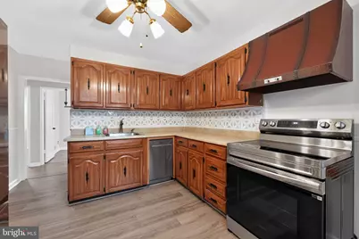 204 Sharon Park Drive, Folcroft, PA 19032 - Photo 7