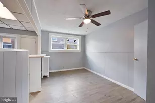 7023 Clover Ln, Upper Darby, PA 19082 - Photo 7